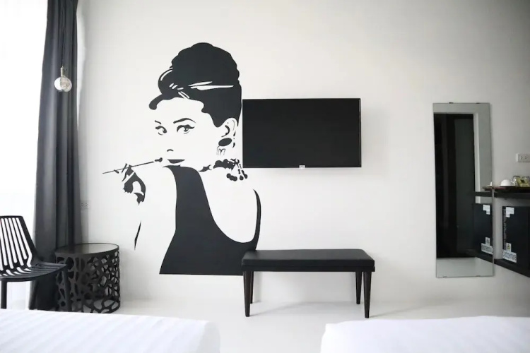 Goodnight Poshtel