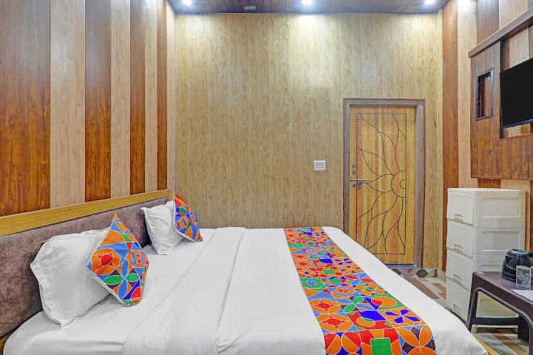 FabHotel Shree Ram Aadhar