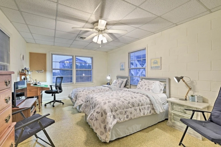 4 Bedrooms Cottage with balcony