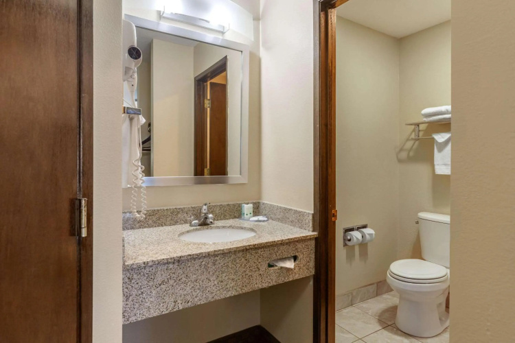 Quality Inn photo 10