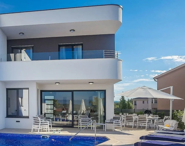 4 Bedrooms Luxury Villa with sea view