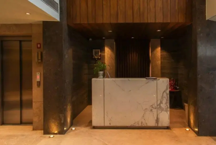 Hotel Charan Plaza