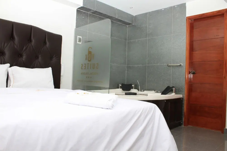 Golden vox hotel suite