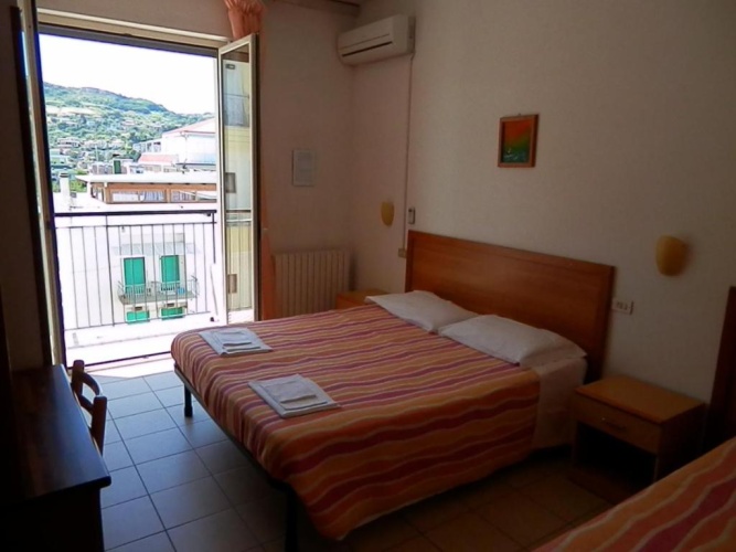Standard Triple room with balcony