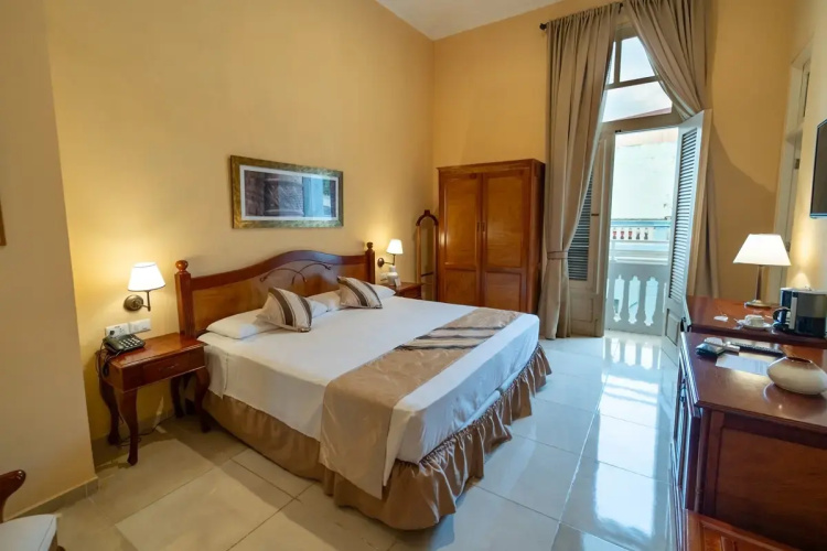Hotel E Saratoga