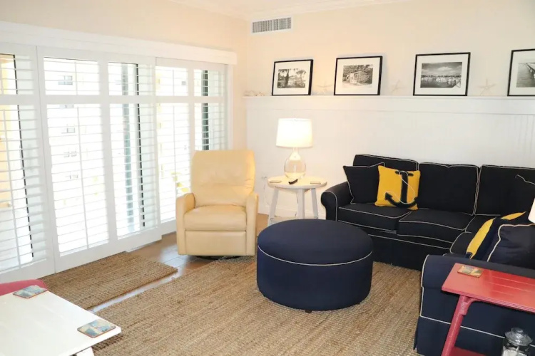 Jamaica Royale T52 - 2 Br Condo
