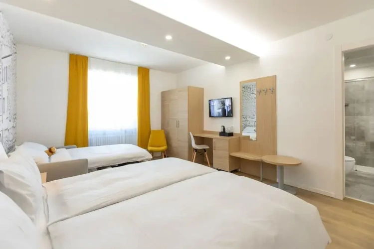Deluxe Double room with balcony and with lake view