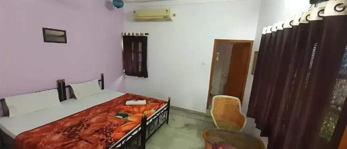 Hotel Ishwar Palace