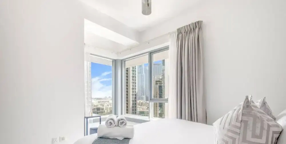 LUX  The Fountain View Suite