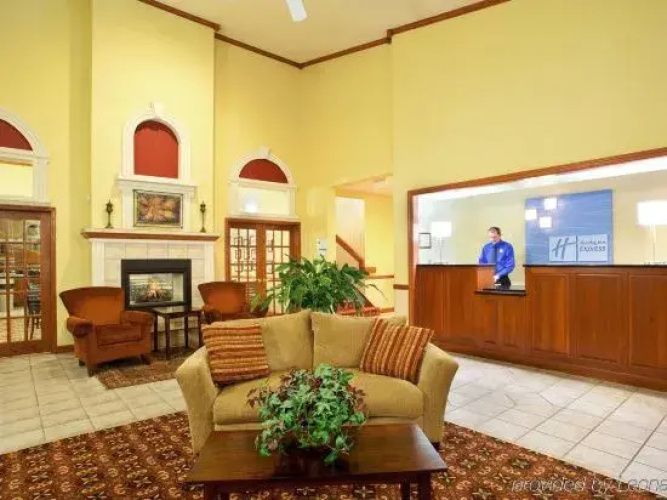 Holiday Inn Express Watertown