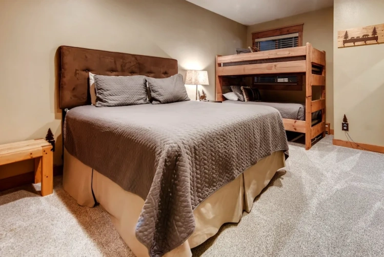 2 Bedrooms Comfort room