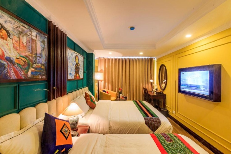 Deluxe Family room with view