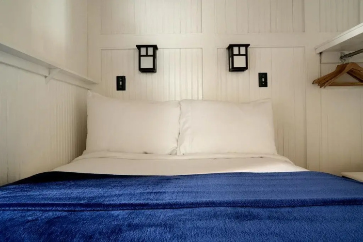 Blue Mountain Lodge Bed & Breakfast