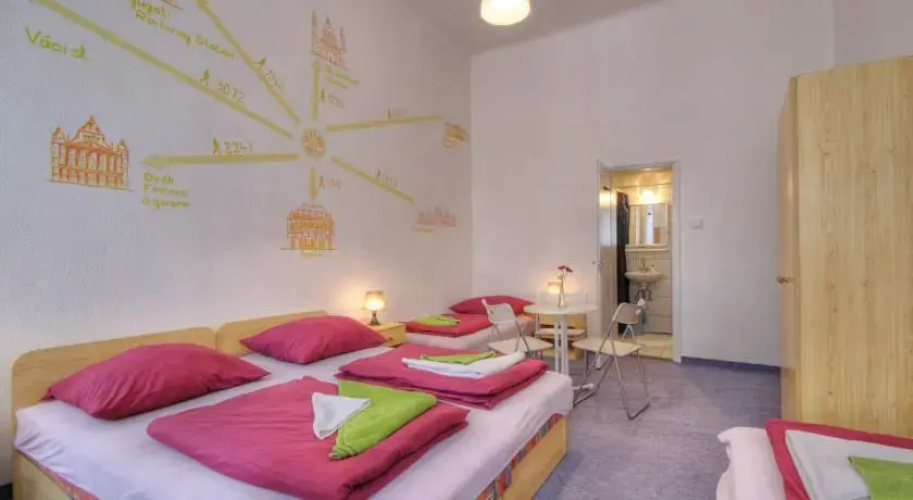 Opera Guesthouse & apartments