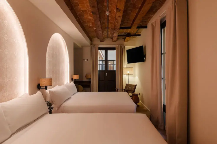 Los Arcos Hotel Gothic Quarter, Sonder