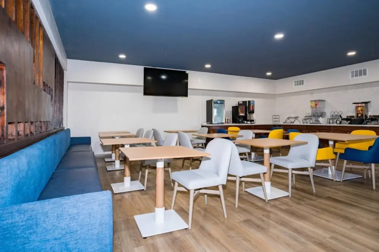 Comfort Inn & Suites