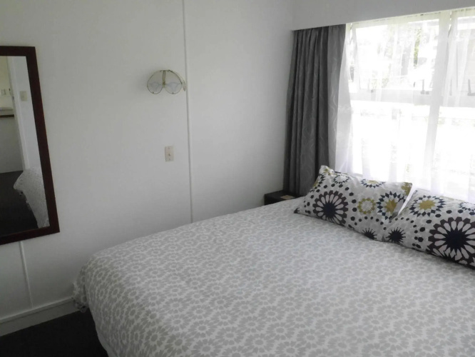 Raglan Palm Beach Motel