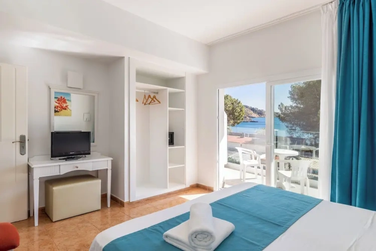Standard Family room with balcony and with sea view
