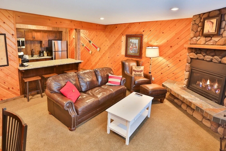 3 Bedrooms Standard room with lake view