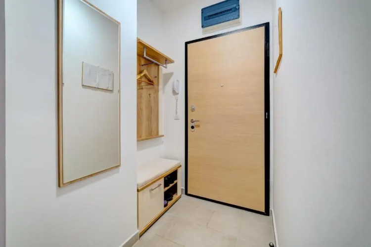 Apartment 008