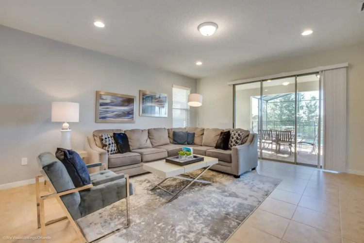 Lima Avenue Villa Windsor At Westside 2