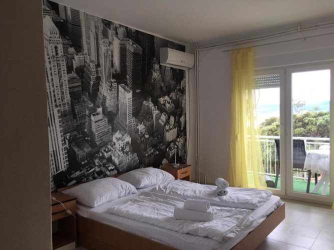 2 Bedrooms Apartment with balcony and with sea view