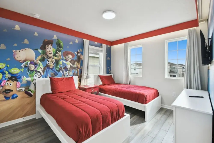 5 BD En-suites, Game Room, Pool, Sleeps 14, Disney