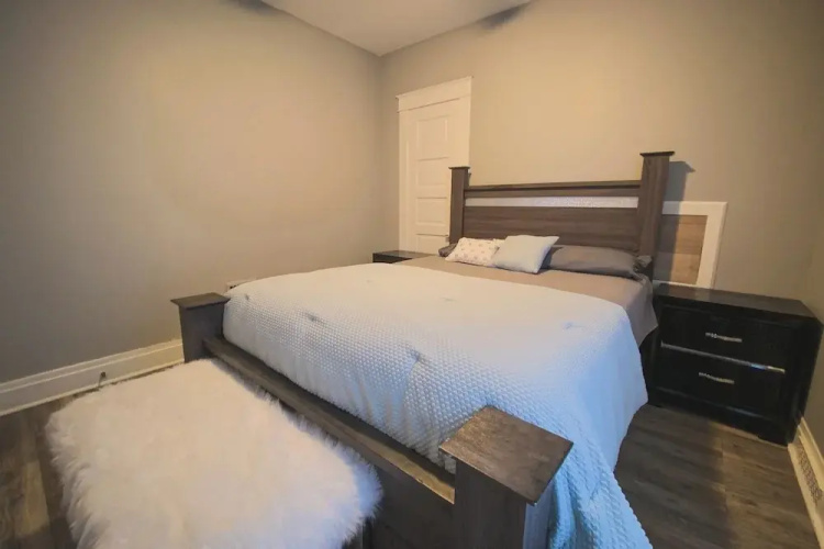 Large 6Br, 2Ba Close To Niagara Falls