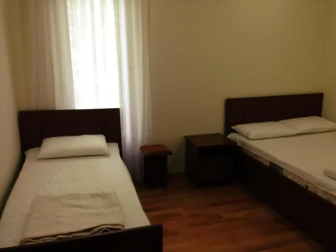 4 Bedrooms Cottage