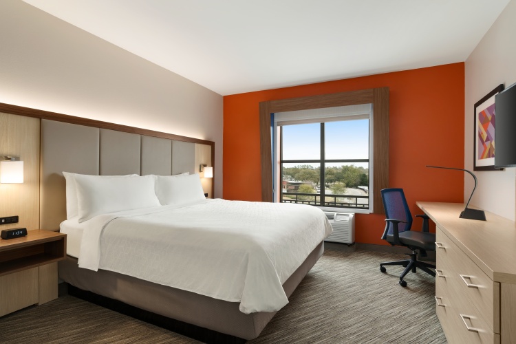 Holiday Inn Express & Suites Mount Pleasant-Charleston photo 6