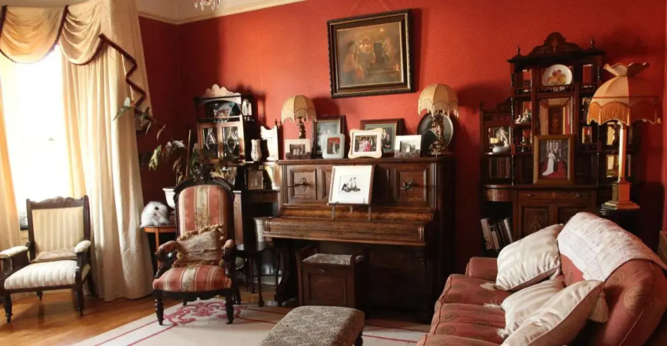 Altamont House