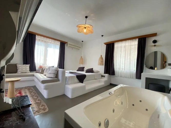 Deluxe Double Suite with pool view