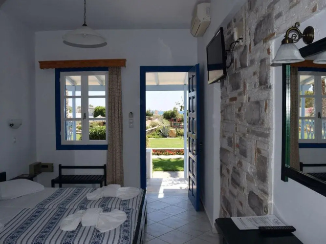 Stella Naxos Island