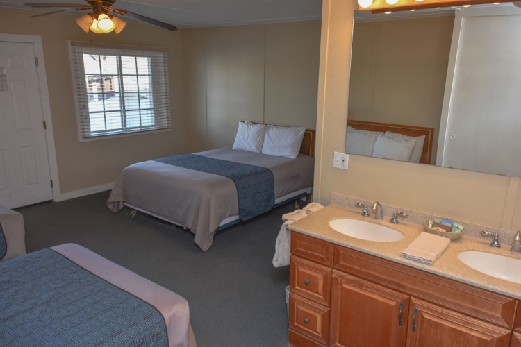 Standard Triple room
