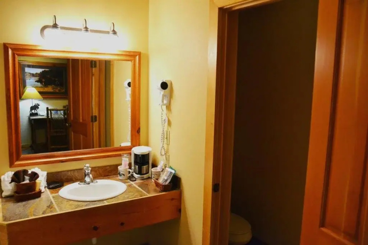 Daniels Summit Lodge