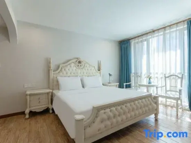 Standard Double room with city view