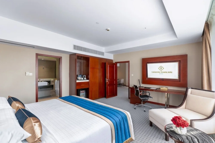 Deluxe Suite