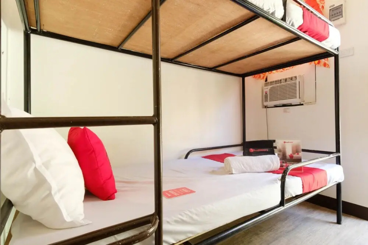 RedDoorz @ Governors Drive Coron