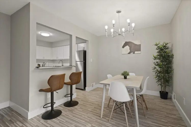 Inviting 2BR 2BA Unit in Rochester Hills
