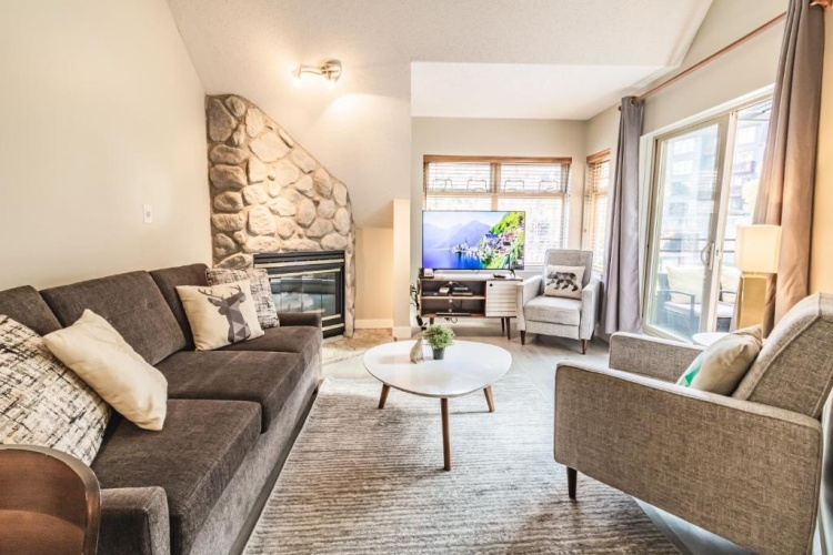 2 Bedrooms Apartment