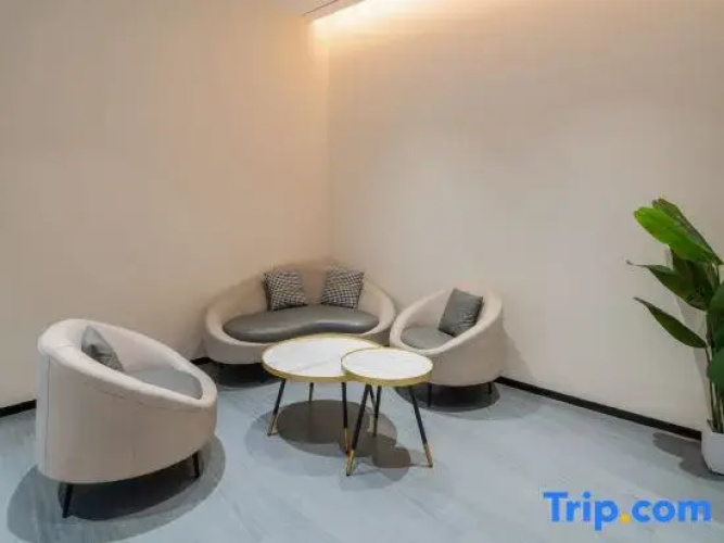 Shine Hotel