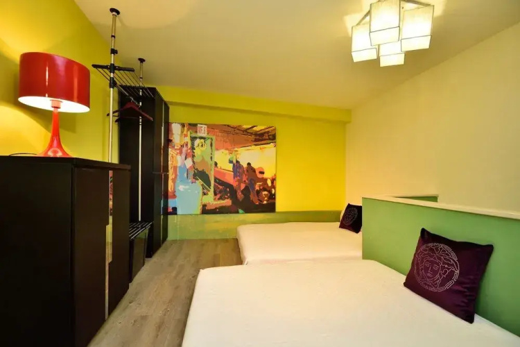 1967 City Central Hotel