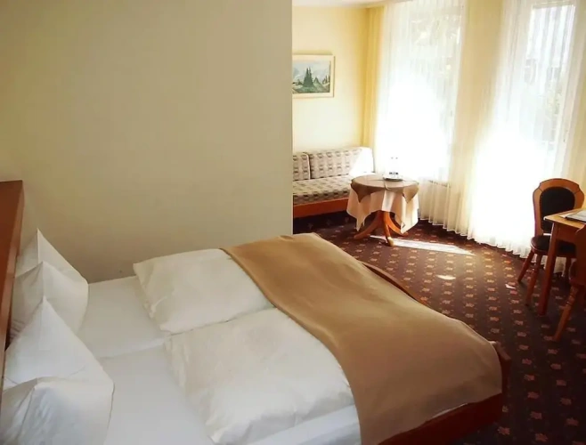 Standard Triple room with balcony
