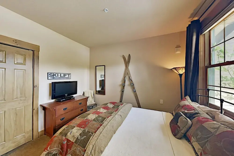 8203ns20 2 Bedroom Condo