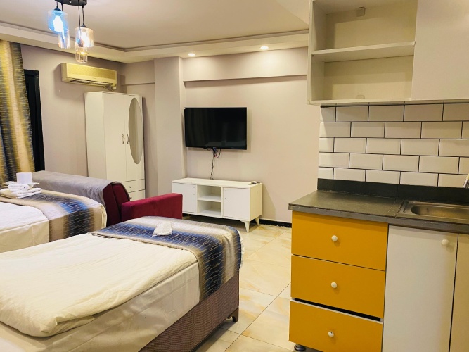 Standard Triple room with city view