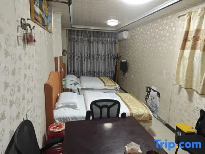 Standard room with street view