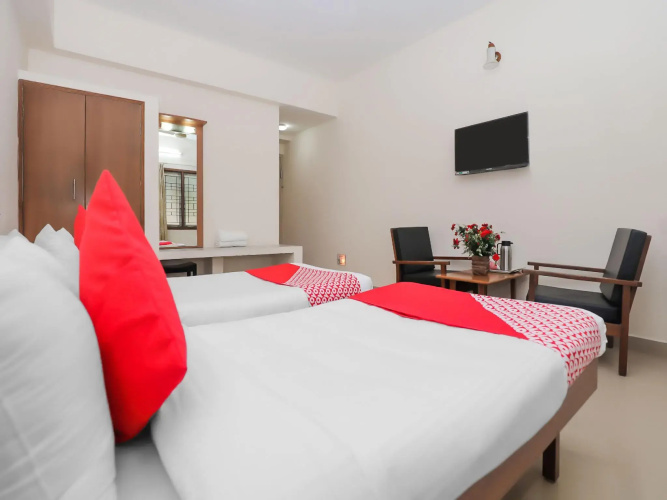 OYO 17278 Hotel Srinivas