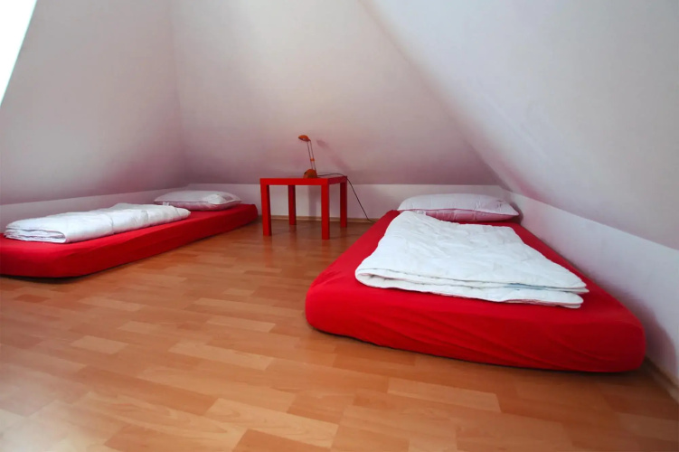 Flat in Klocksin with a garden