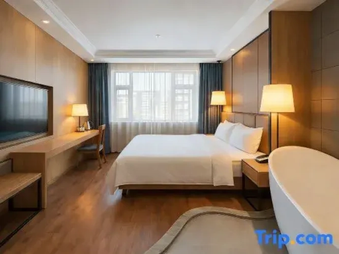 Deluxe Double room with street view