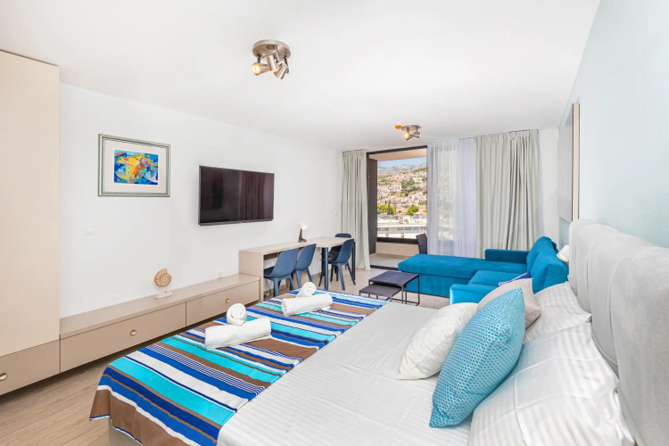 Grazel lovely studio by Irundo